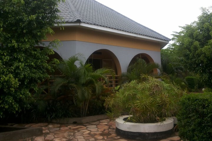 Hotel Exterior 49 of 60
