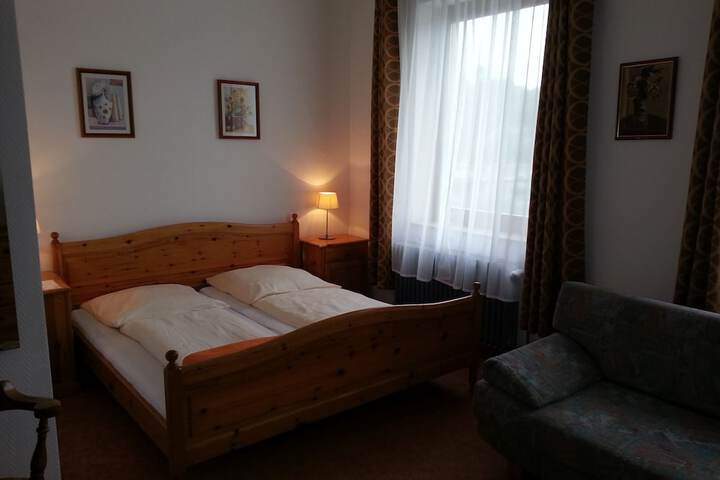 Room 8 of 68