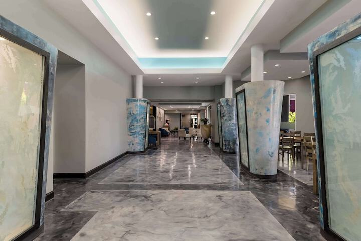 Hotel Interior 6 of 51