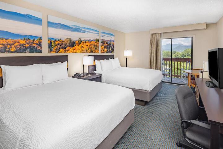 1 King Bed (3 of 3)