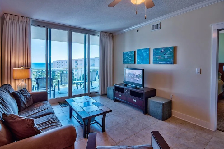 Room 4 of 28