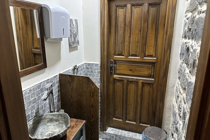 Room 16 of 33