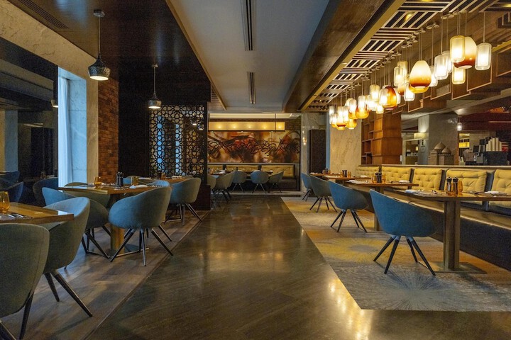 Dining 58 of 78