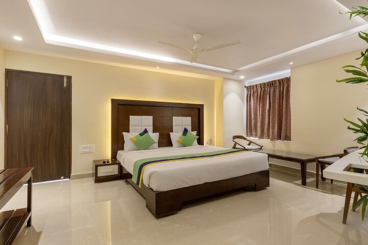 Room 17 of 40