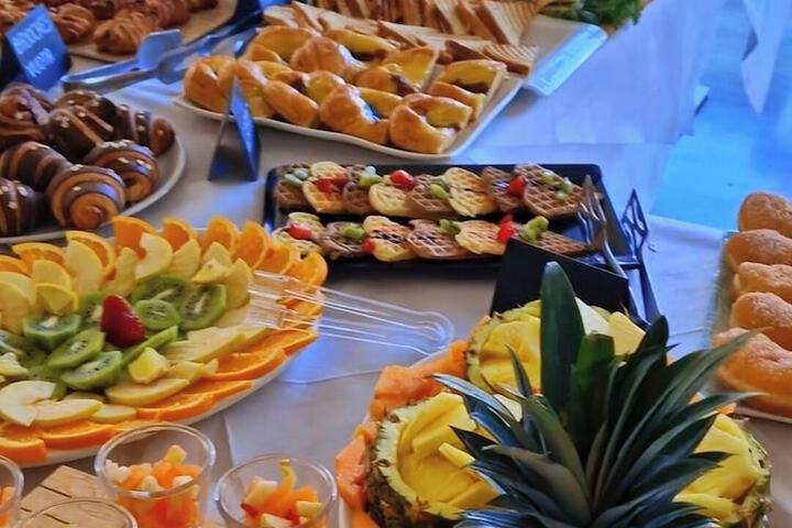 Breakfast/Coffee Service 67 of 161