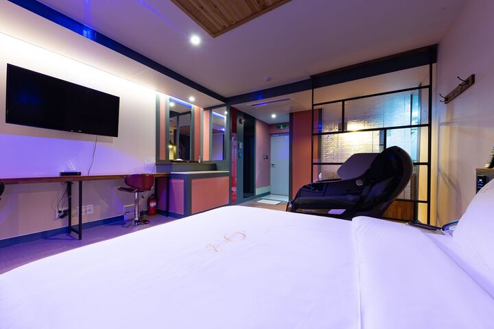 Room 34 of 50