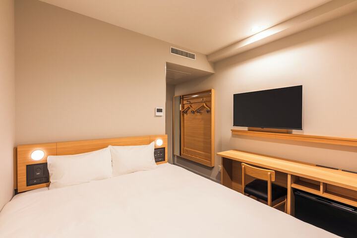 Room 16 of 42