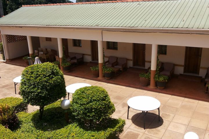 Hotel Exterior 55 of 60