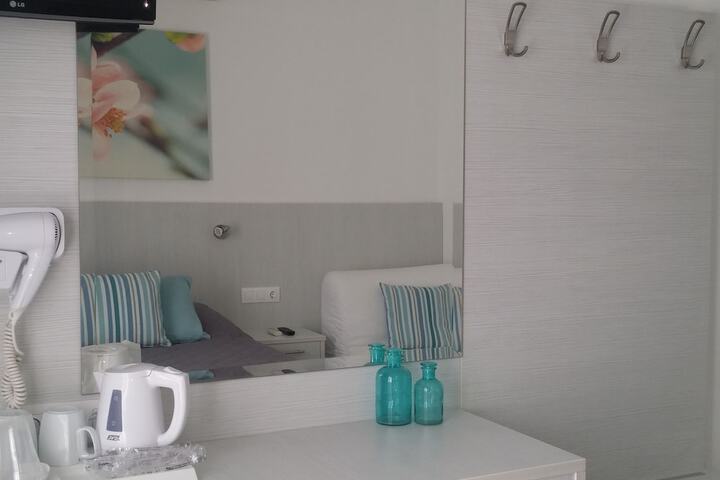 Room 21 of 52