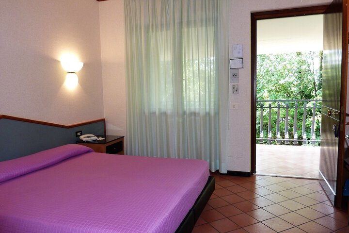 Room 15 of 35