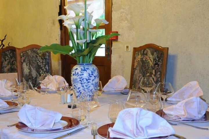 Dining 42 of 58