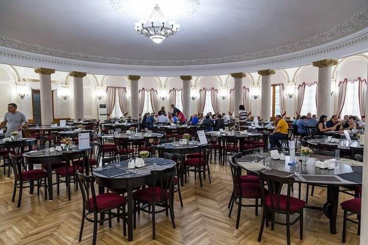Dining 23 of 43