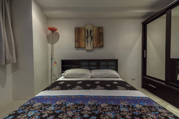 Room 19 of 272