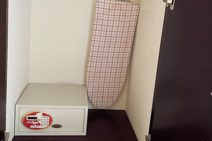Room 34 of 84
