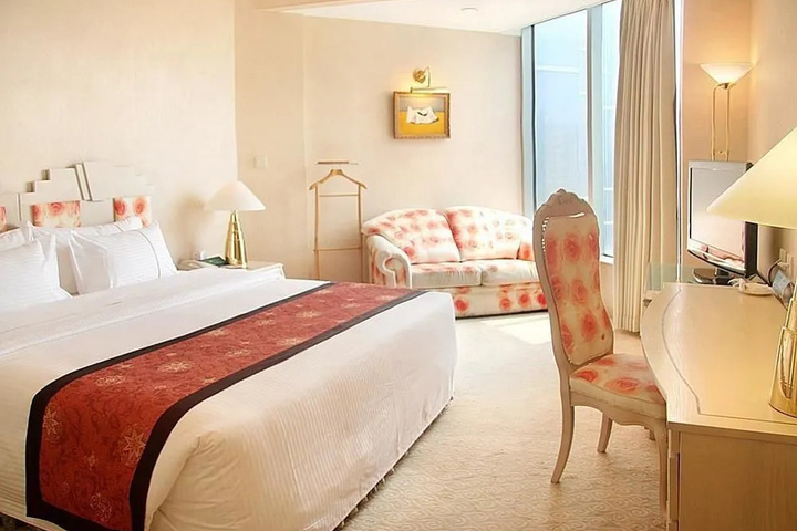 Room 5 of 26