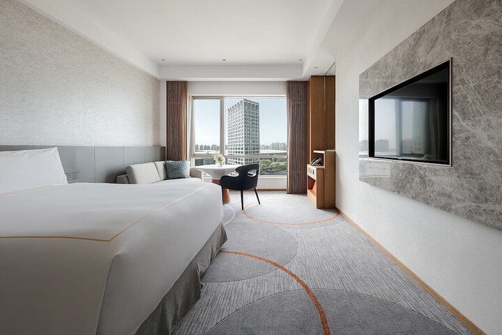 Room 35 of 118