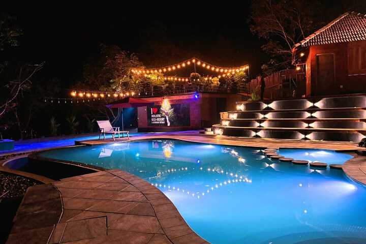 Pool 41 of 81