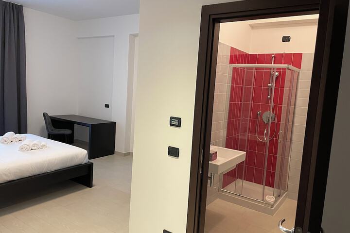 Room 10 of 21