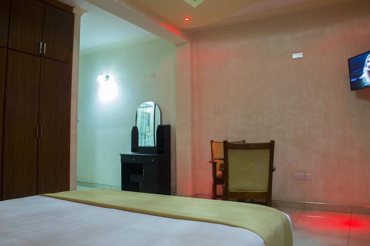 Room 12 of 45