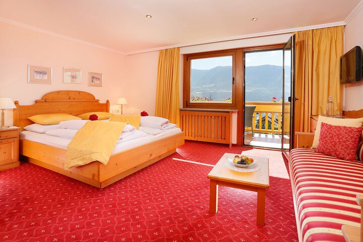 Room 4 of 38
