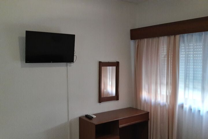 Room 10 of 38
