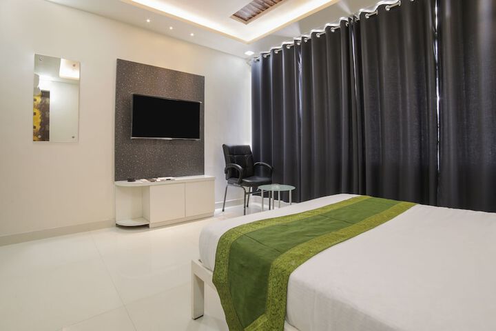 Room 12 of 24