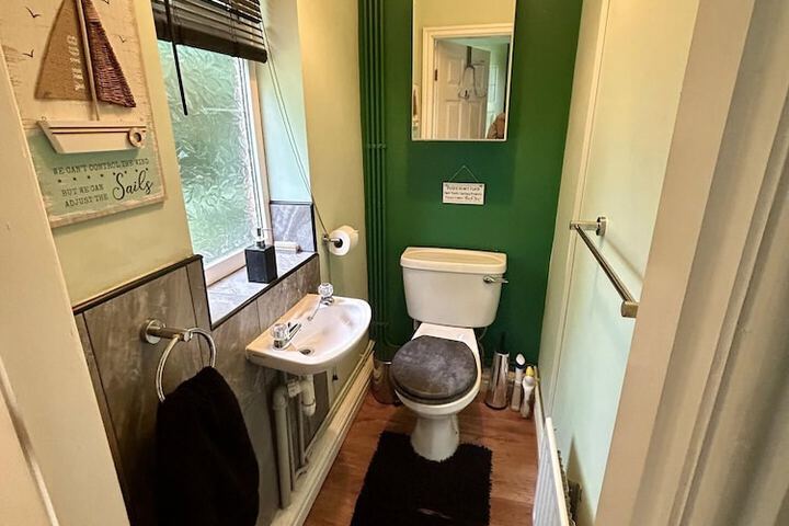 Room 9 of 29