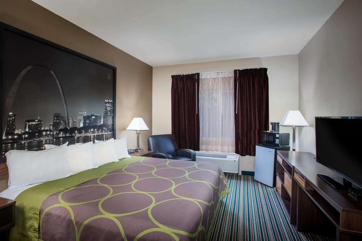 1 King Bed (11 of 12)
