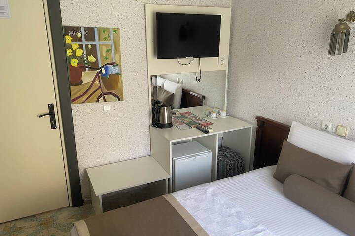 Room 21 of 80
