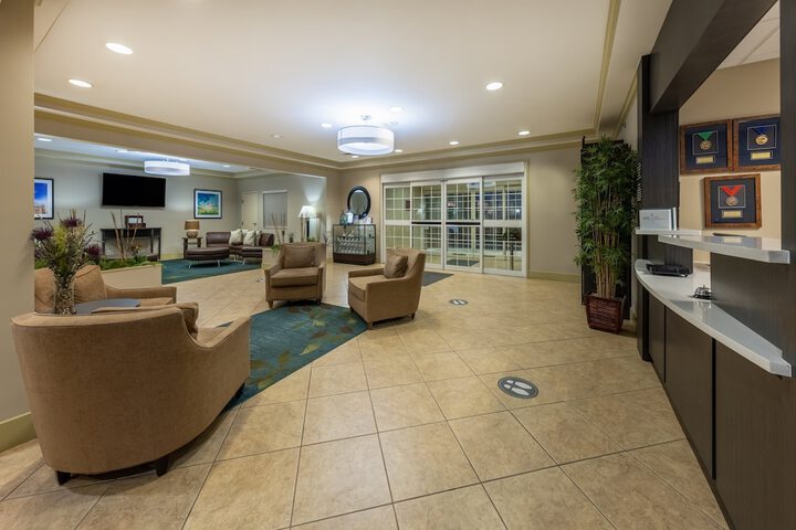 Lobby lounge