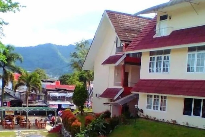 Graha Dinar Hotel by HIMA