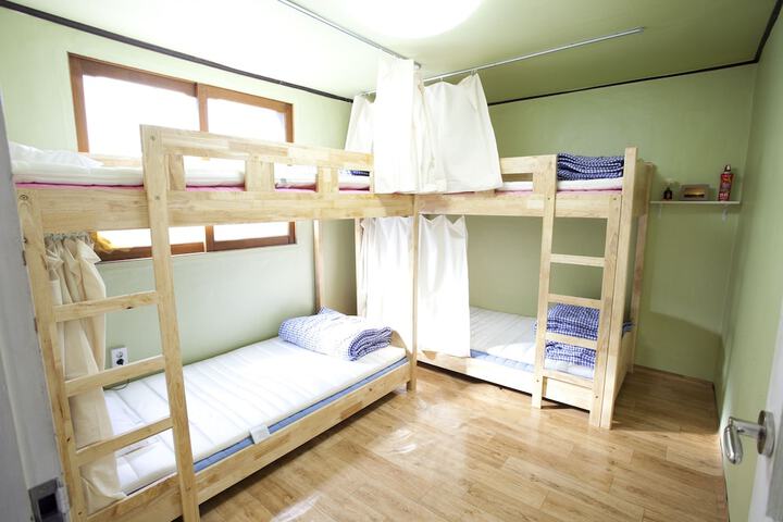 Room 18 of 46