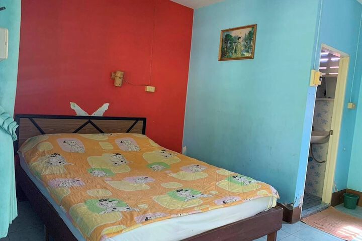 Room 12 of 24