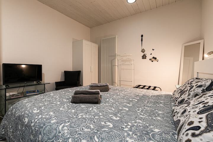 Room 27 of 141