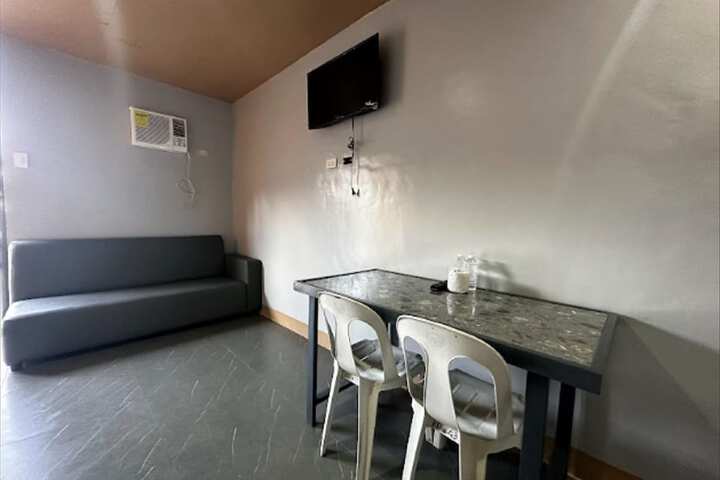 Room 6 of 40