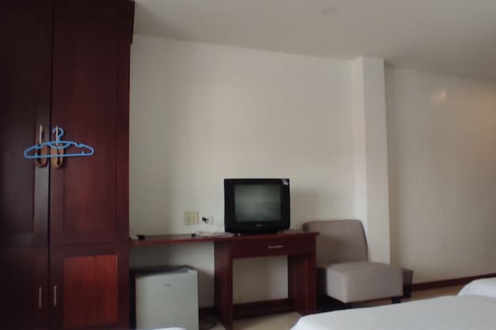Room 12 of 25