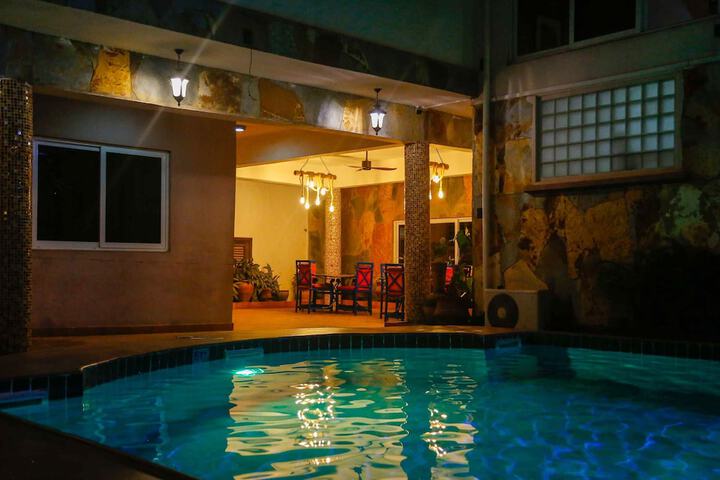 Pool 105 of 159