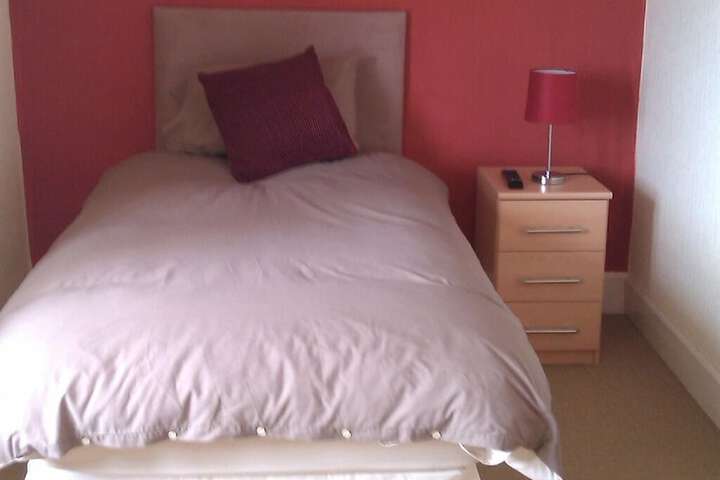 Room 6 of 15