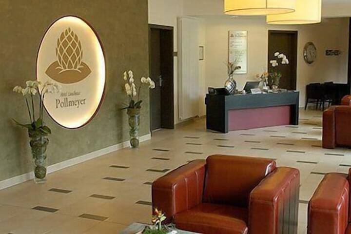 Entrance & Lobby