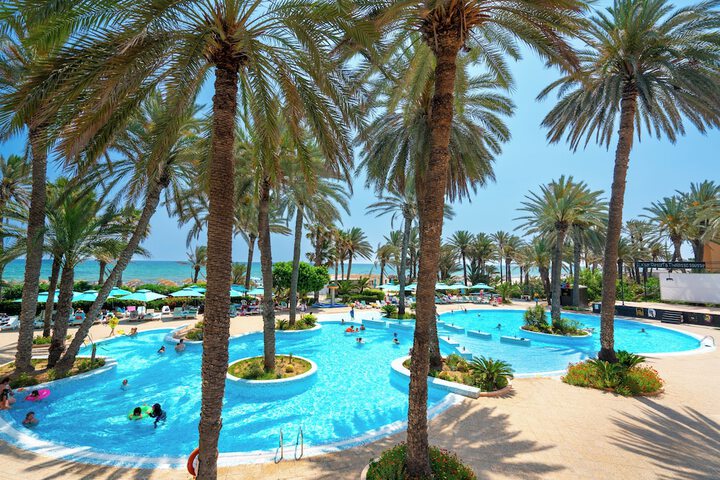 Pools & Facilities