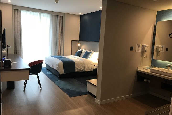 Room 2 of 60