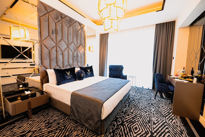 Room 6 of 22