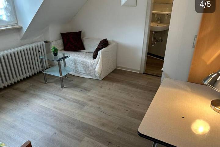 Room 10 of 13