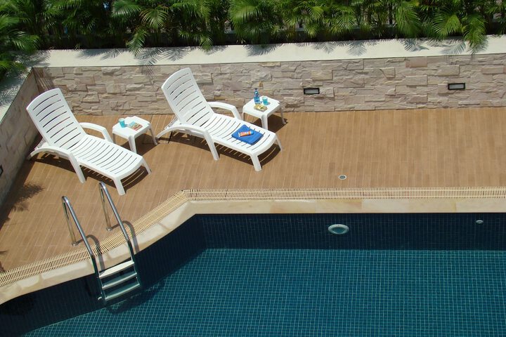 Hotel with Pool