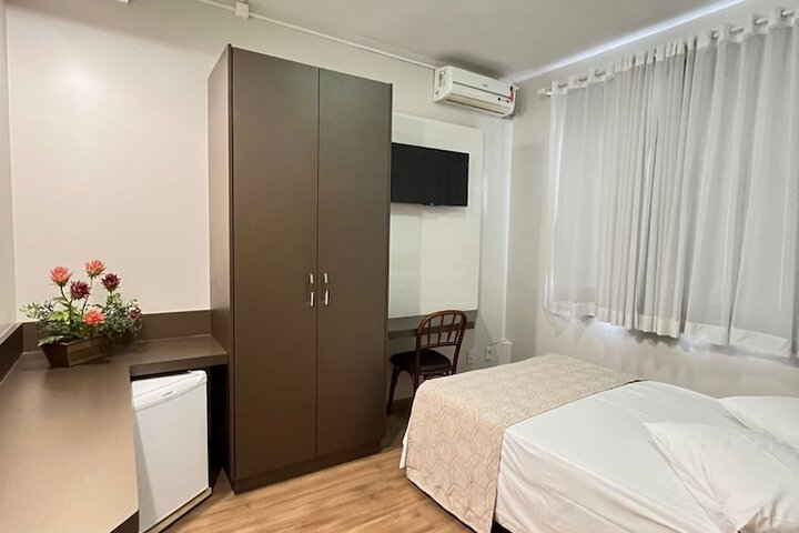 Room 36 of 80