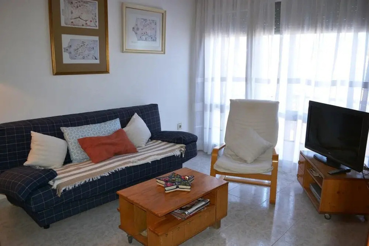 Room 4 of 12