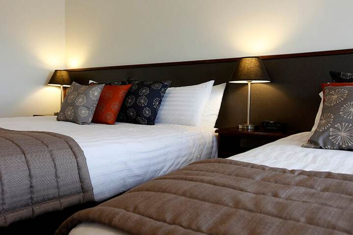 Room 3 of 44