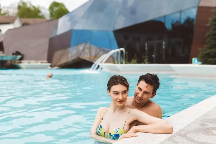 Pool 10 of 50