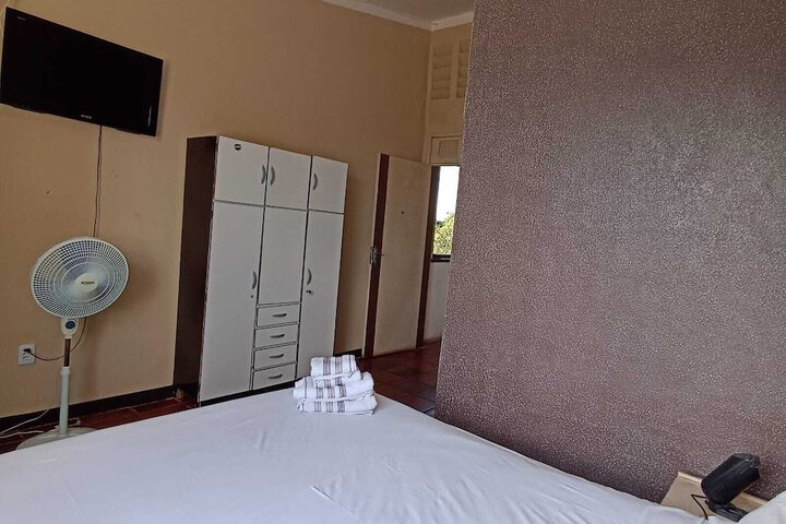 Room 11 of 52