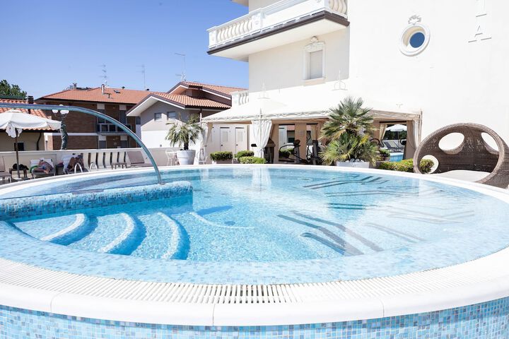 Pool 84 of 119